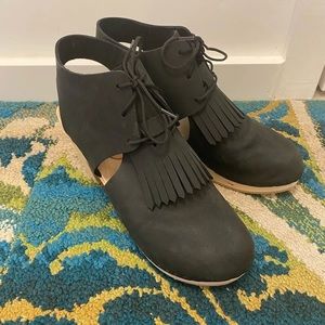 Bryr Clogs Sophie Closed Toe Bootie w/ Kilt, High 38